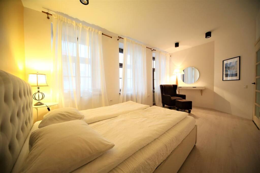 Lovely Two Bedroom In The Old Town Рига Екстериор снимка