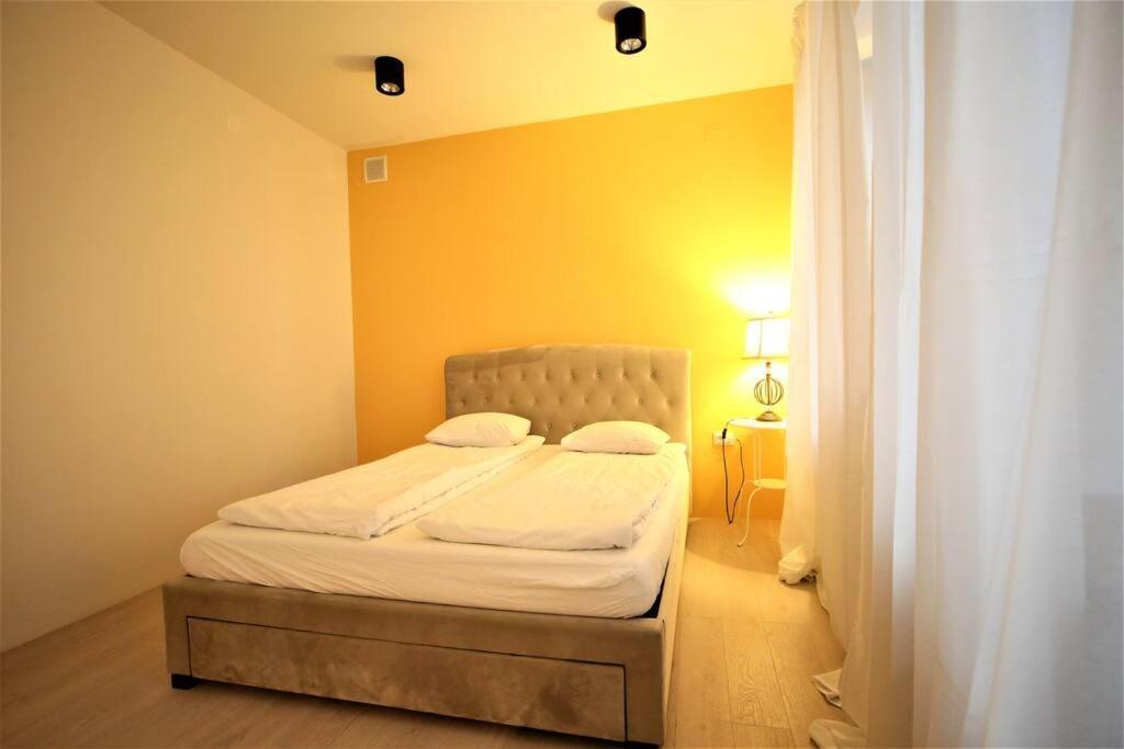 Lovely Two Bedroom In The Old Town Рига Екстериор снимка