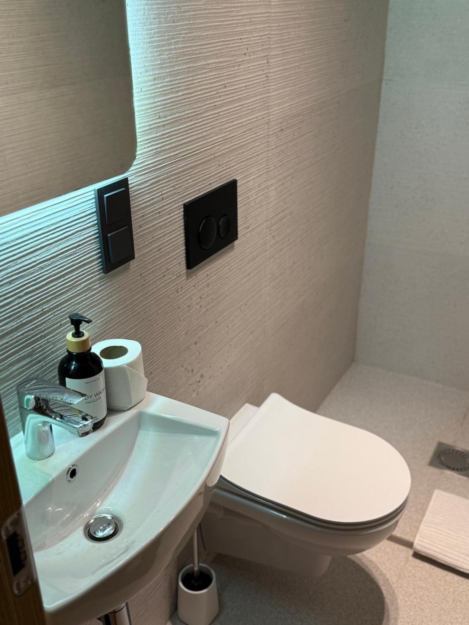 Lovely Two Bedroom In The Old Town Рига Екстериор снимка